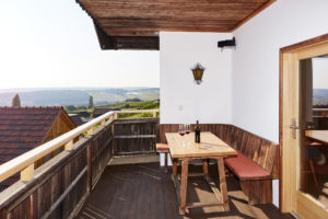 Kellerstöckl mit Balkon und Ausblick